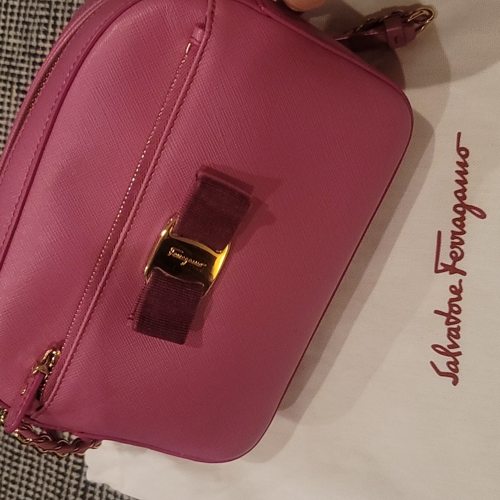 Salvatore ferragamo purple/pink camera saffiano leather small cross-body bag